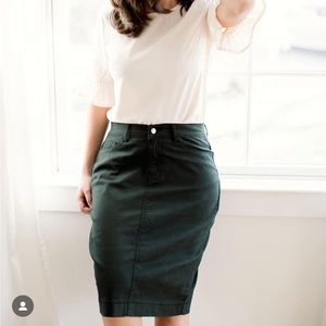 The Main Street Exchange Leah Skirt in Forest Green Size 12